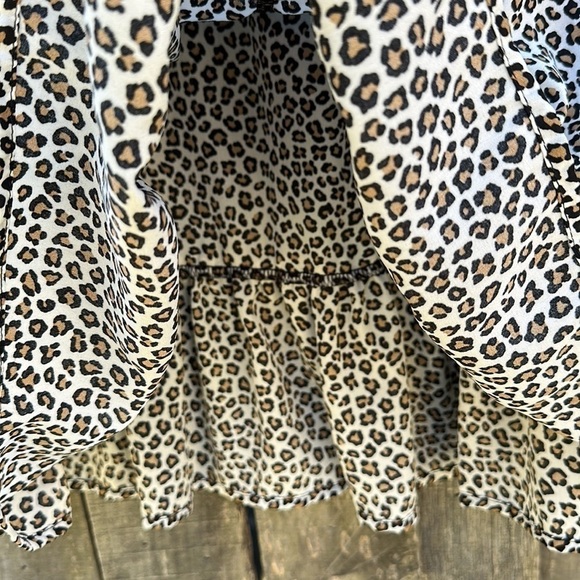 NWT Francesca’s Leopard Skirt size Medium - Picture 7 of 9